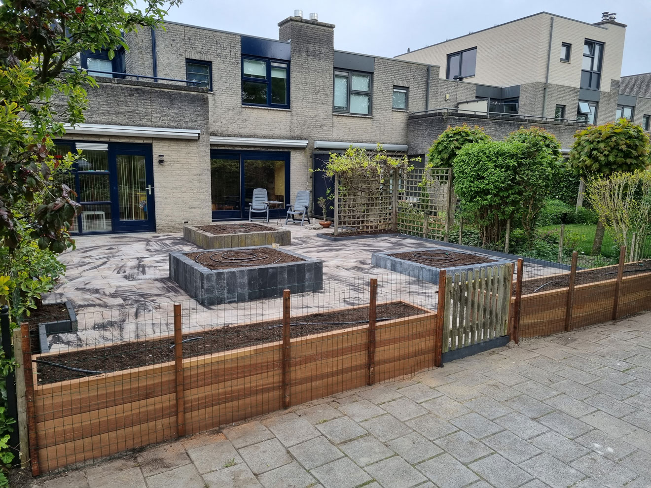 images/bestrating/Buitenhuis-hovenier-06.jpg#joomlaImage://local-images/bestrating/Buitenhuis-hovenier-06.jpg?width=1320&height=990