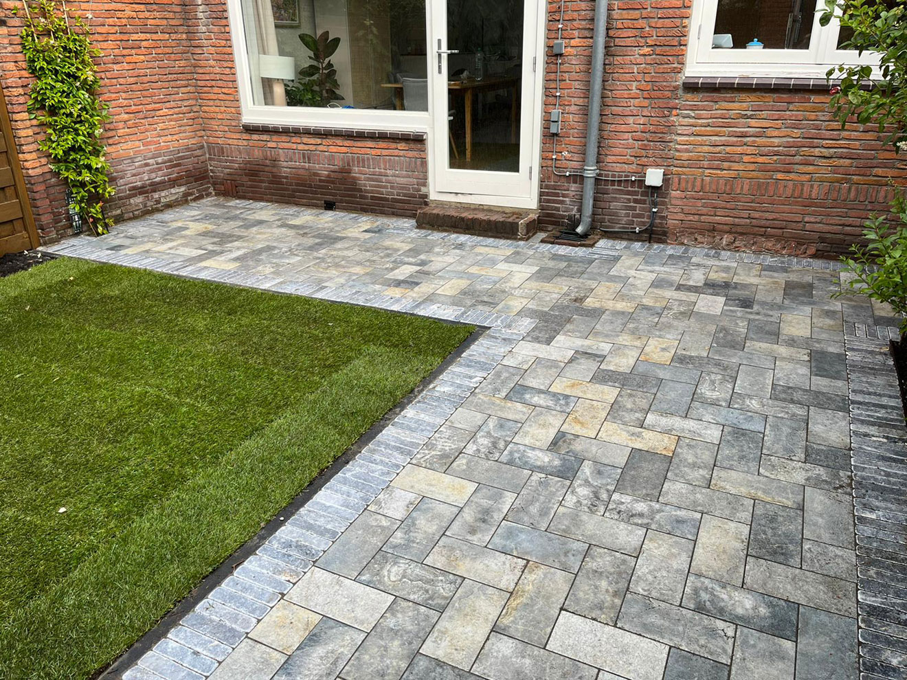 images/bestrating/Buitenhuis-hovenier-13.jpg#joomlaImage://local-images/bestrating/Buitenhuis-hovenier-13.jpg?width=1320&height=990