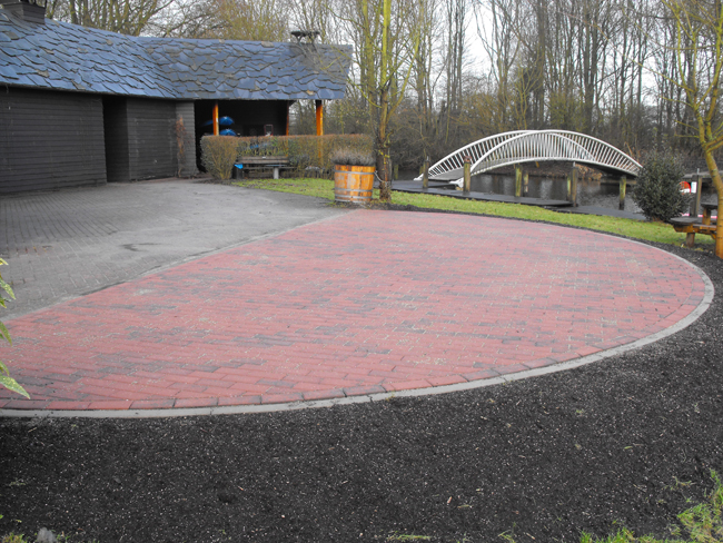 images/bestrating/Buitenhuishovenier_terras7.jpg#joomlaImage://local-images/bestrating/Buitenhuishovenier_terras7.jpg?width=650&height=488