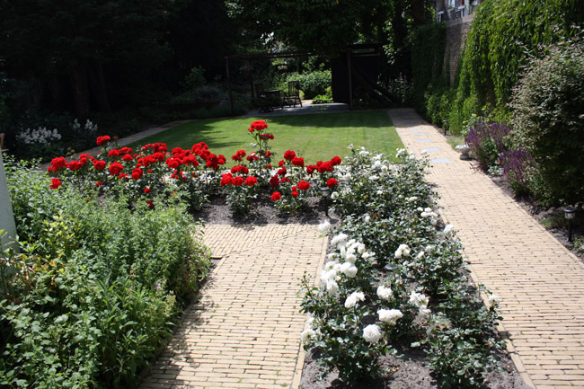 images/tuinen/Buitenhuishovenier_tuin10.jpg#joomlaImage://local-images/tuinen/Buitenhuishovenier_tuin10.jpg?width=650&height=433